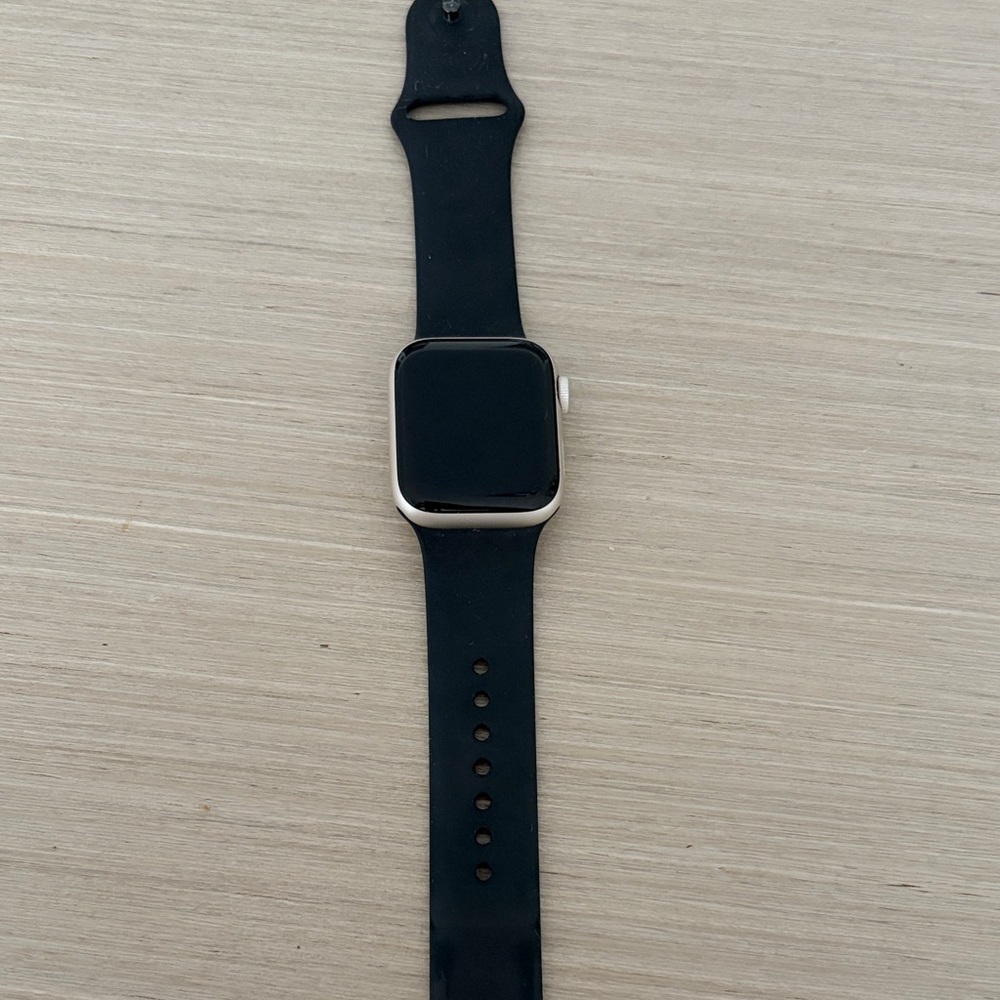 Black Apple Watch SE 40mm with Silver Frame